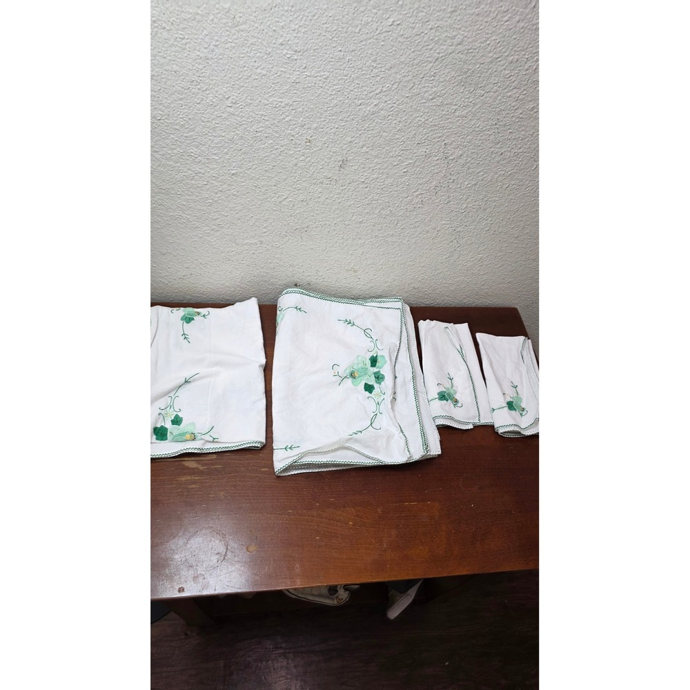 Vintage Hand‎ Embroidered Table Linens Set White Green Floral Runner Napkins 2pc